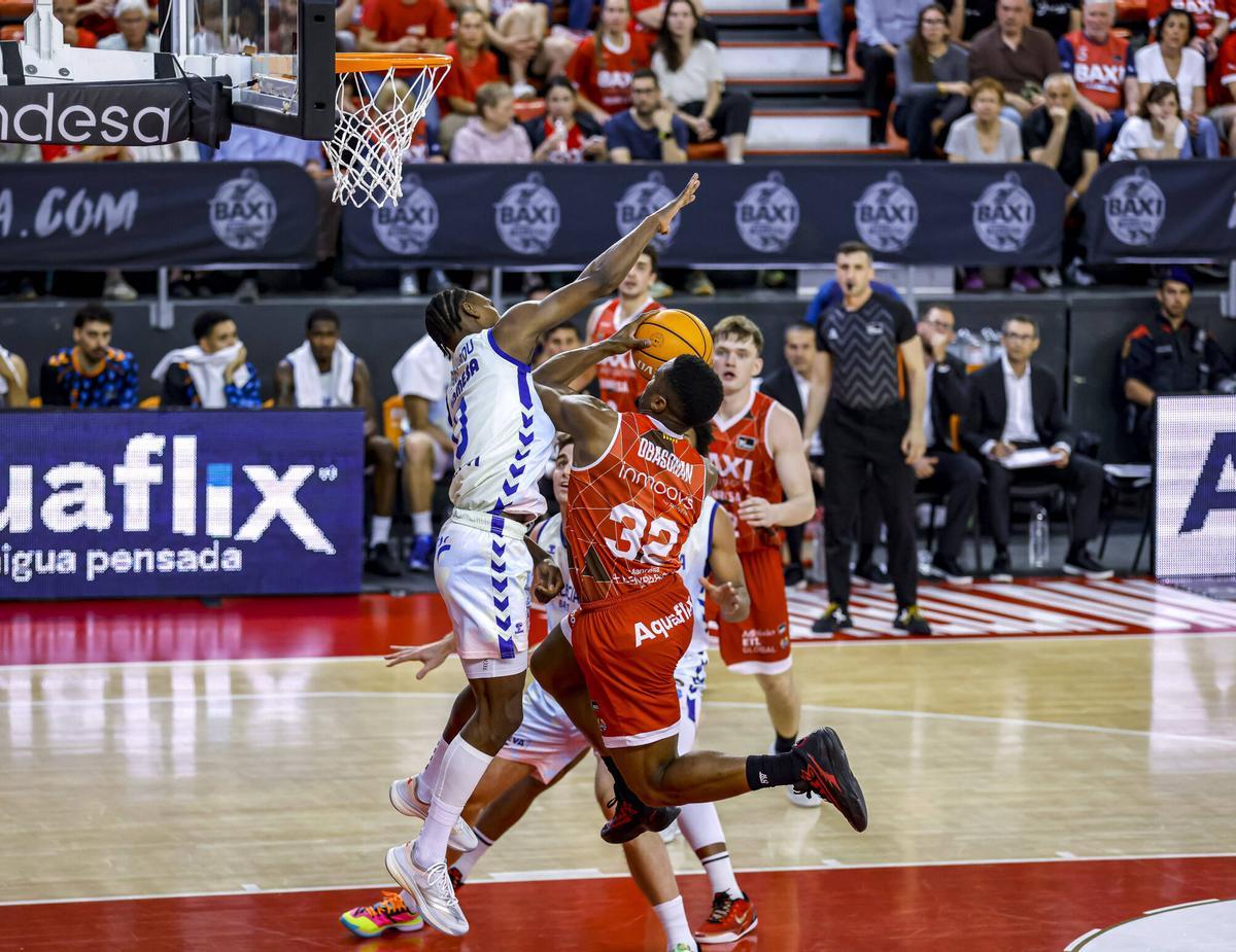 Imatges del Baxi Manresa - València Basket