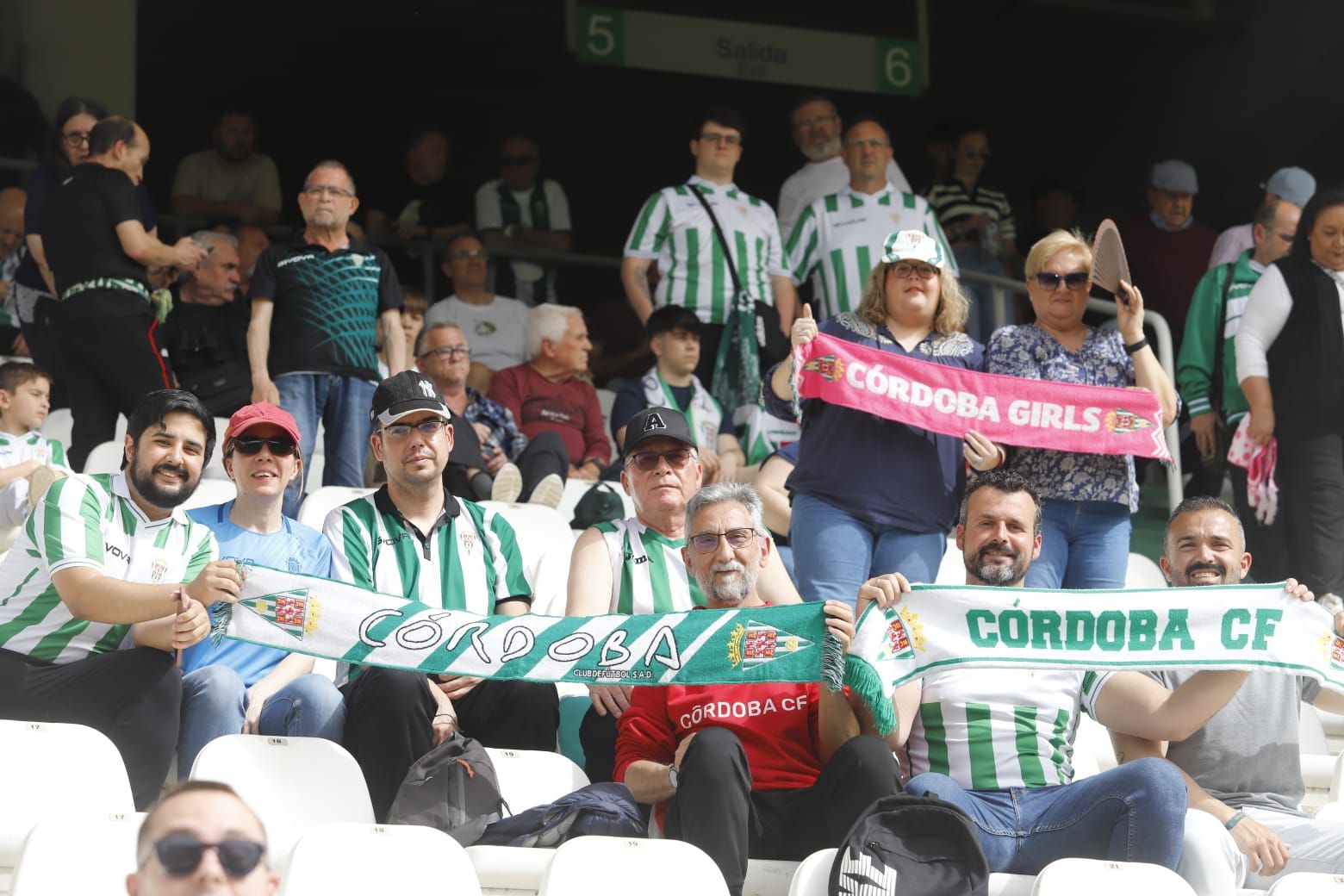 Córdoba CF-San Fernando: las imágenes de la afición en El Arcángel