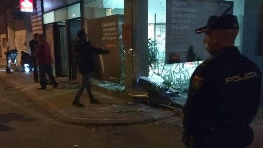 Cae una banda dedicada a reventar cajeros con explosivos en Córdoba