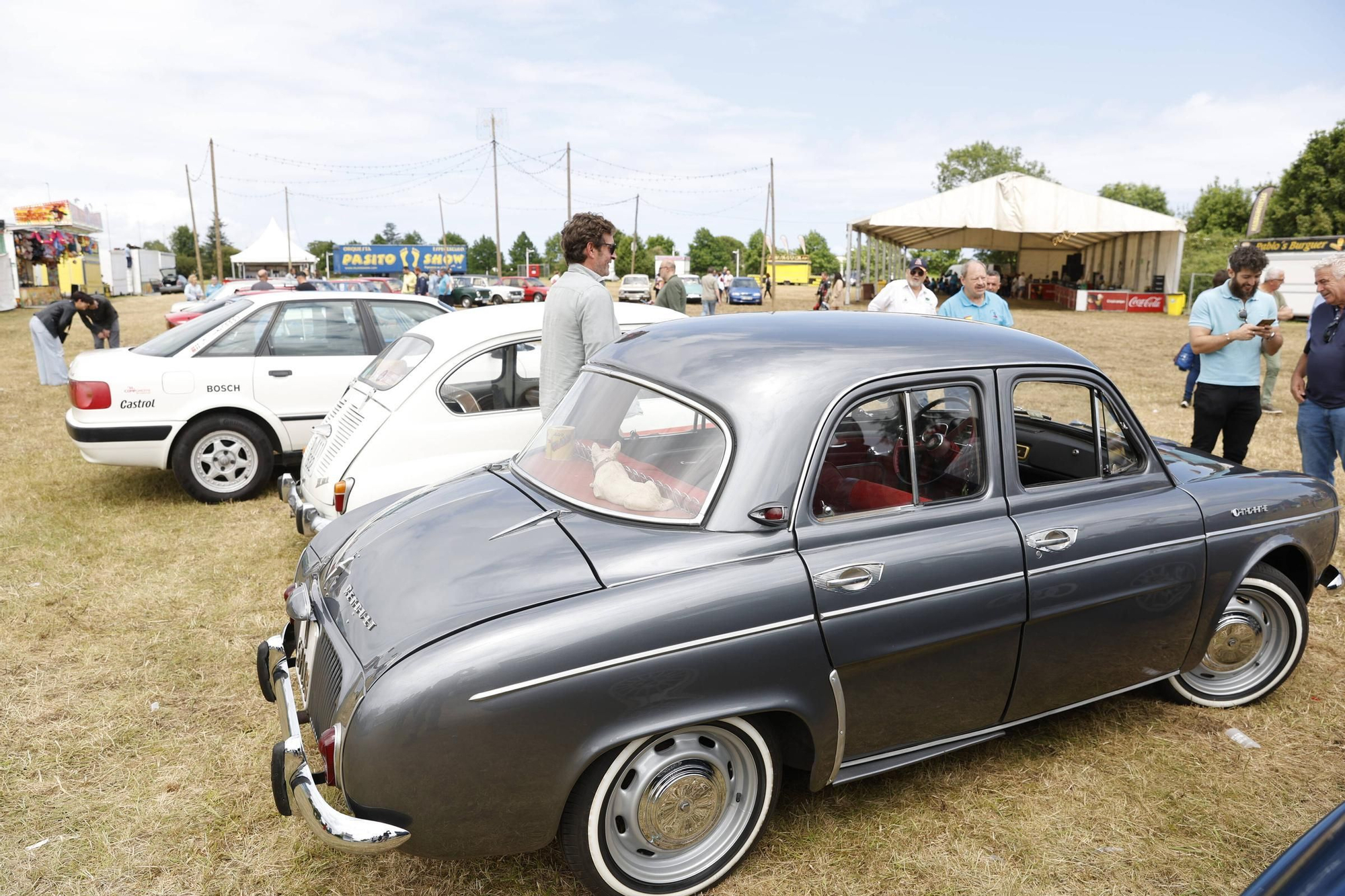 La exposición de coches clásicos en Cabueñes, en imágenes