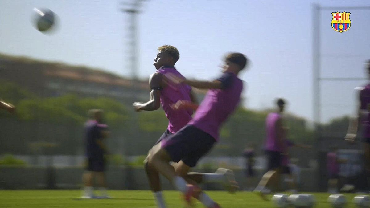 Lamine Yamal durante el entrenamiento