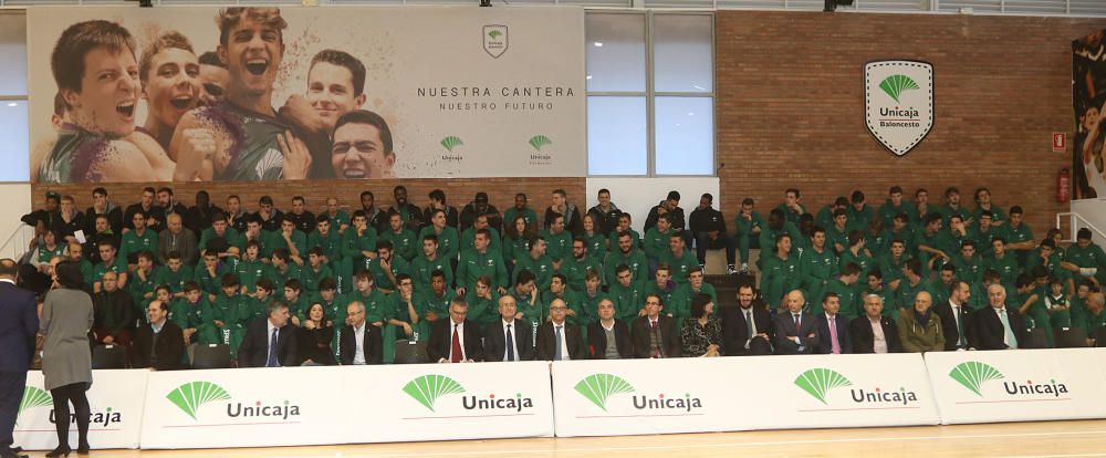 El Unicaja presenta la profunda remodelación de sus instalaciones, justo en la efeméride de su adquisición: el 18 de diciembre de 1985, la Sociedad Deportiva Caja de Ronda  adquirió los terrenos al Ay