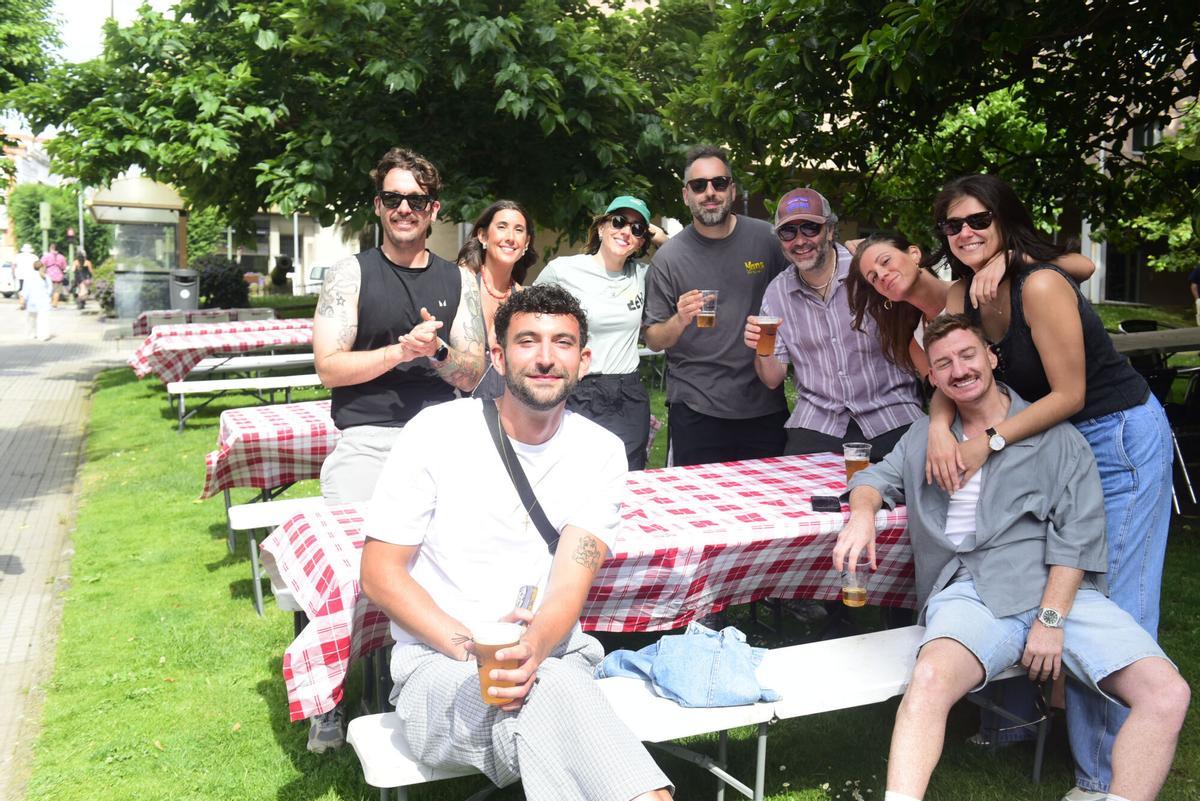 Iago con sus amigos celebrando el día de San Juan