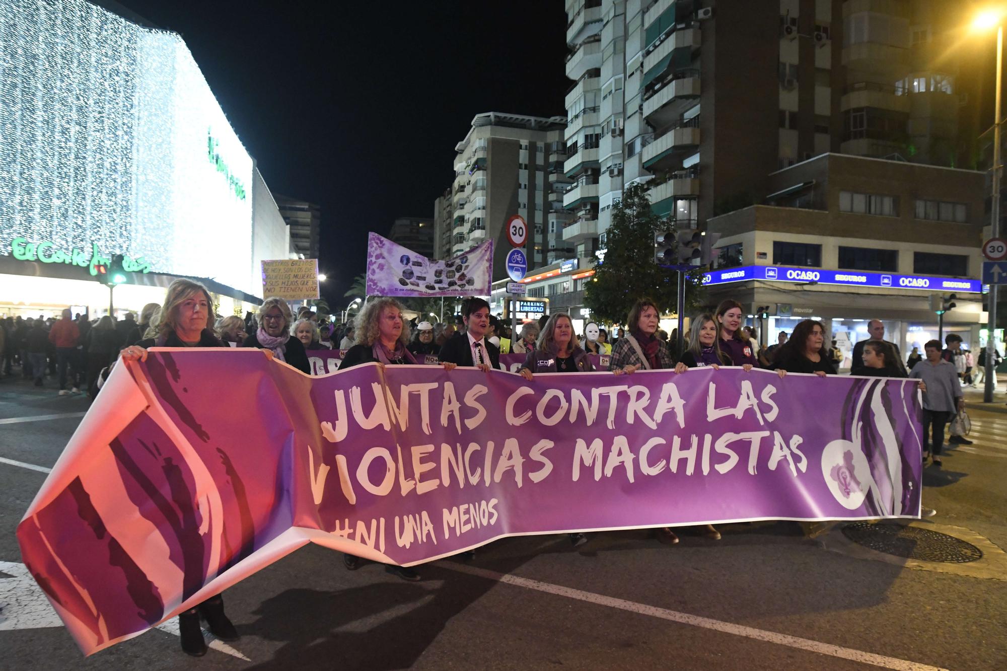 Las imágenes de la manifestación contra la violencia machista en Murcia