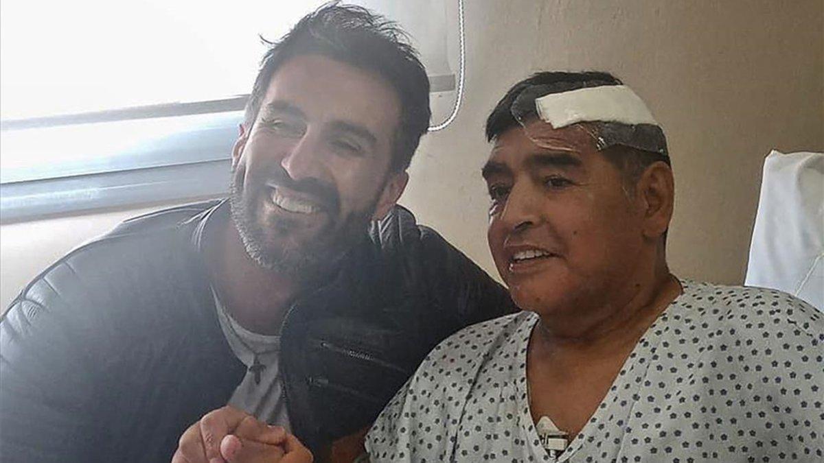 Leopoldo Luque, con Maradona tras su última operación