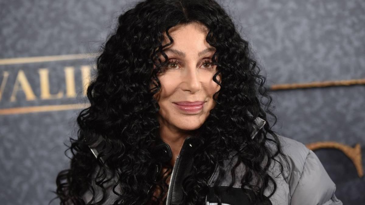 Cher al rescate: ¡Victoria's Secret revive con nuevo 'ángel'!