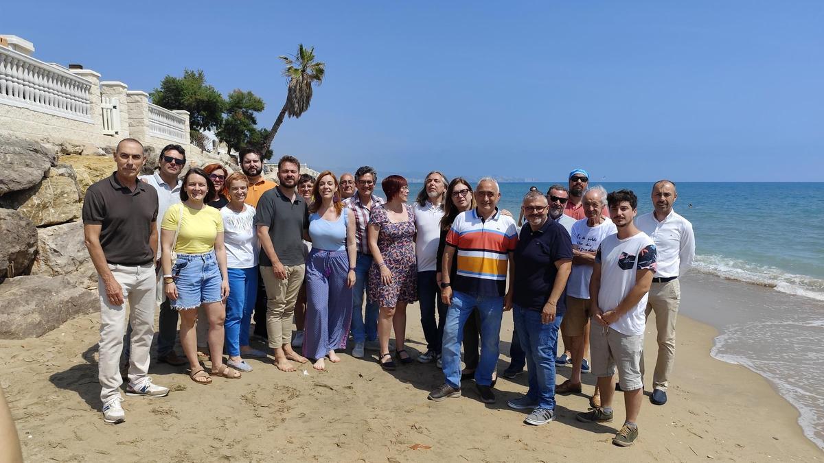 Diputados y representantes de Compromís de diferentes municipios, en la Goleta de Tavernes