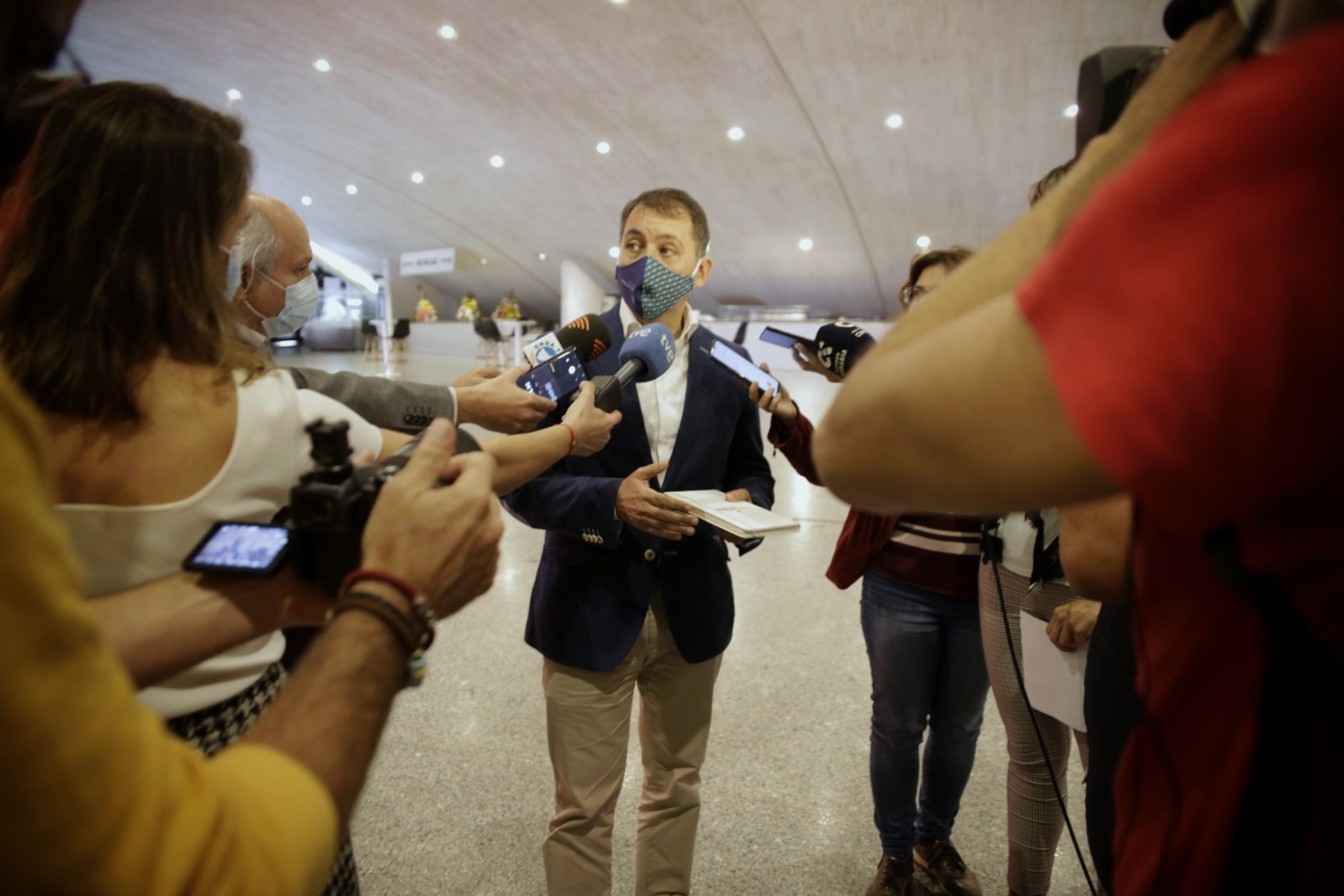 Blas Trujillo y Pedro Martín se reúnen con los alcaldes de la isla para analizar la situación de la Covid-19 en Tenerife