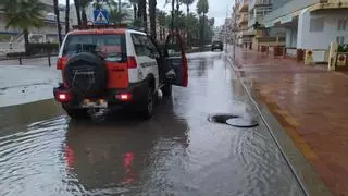 Tavernes de la Valldigna pide a sus vecinos que aparquen los coches en zonas elevadas ante la alerta roja