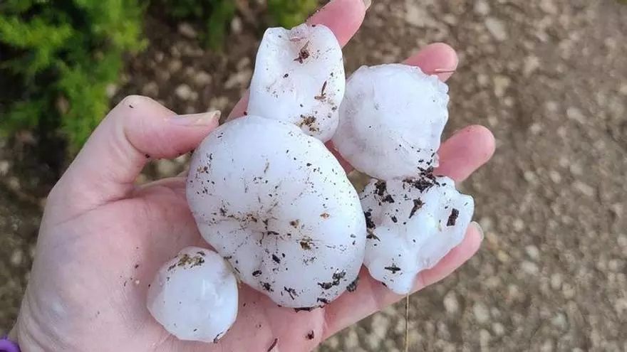 Granizada en Torelló este viernes por la tarde