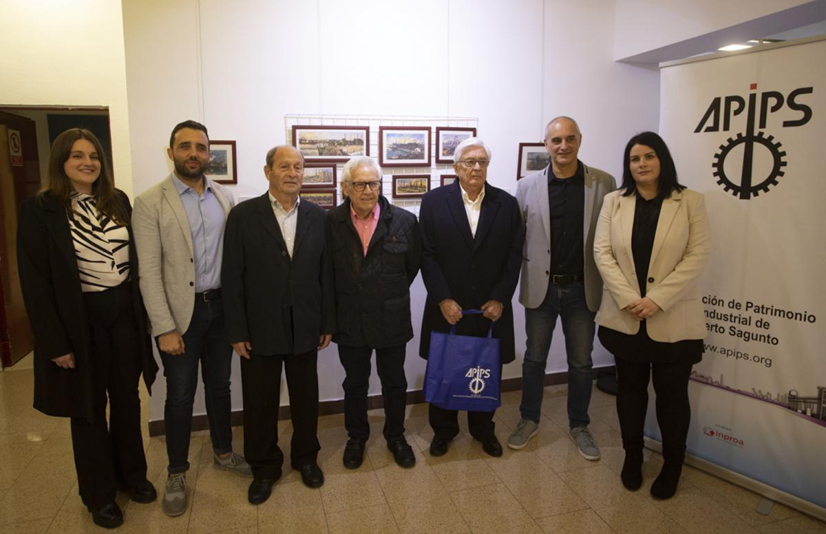 La Asociación de Patrimonio Industrial de Puerto de Sagunto inaugura la exposición de Ramón Rodríguez  "Miradas de ayer. Pinceladas de la memoria"