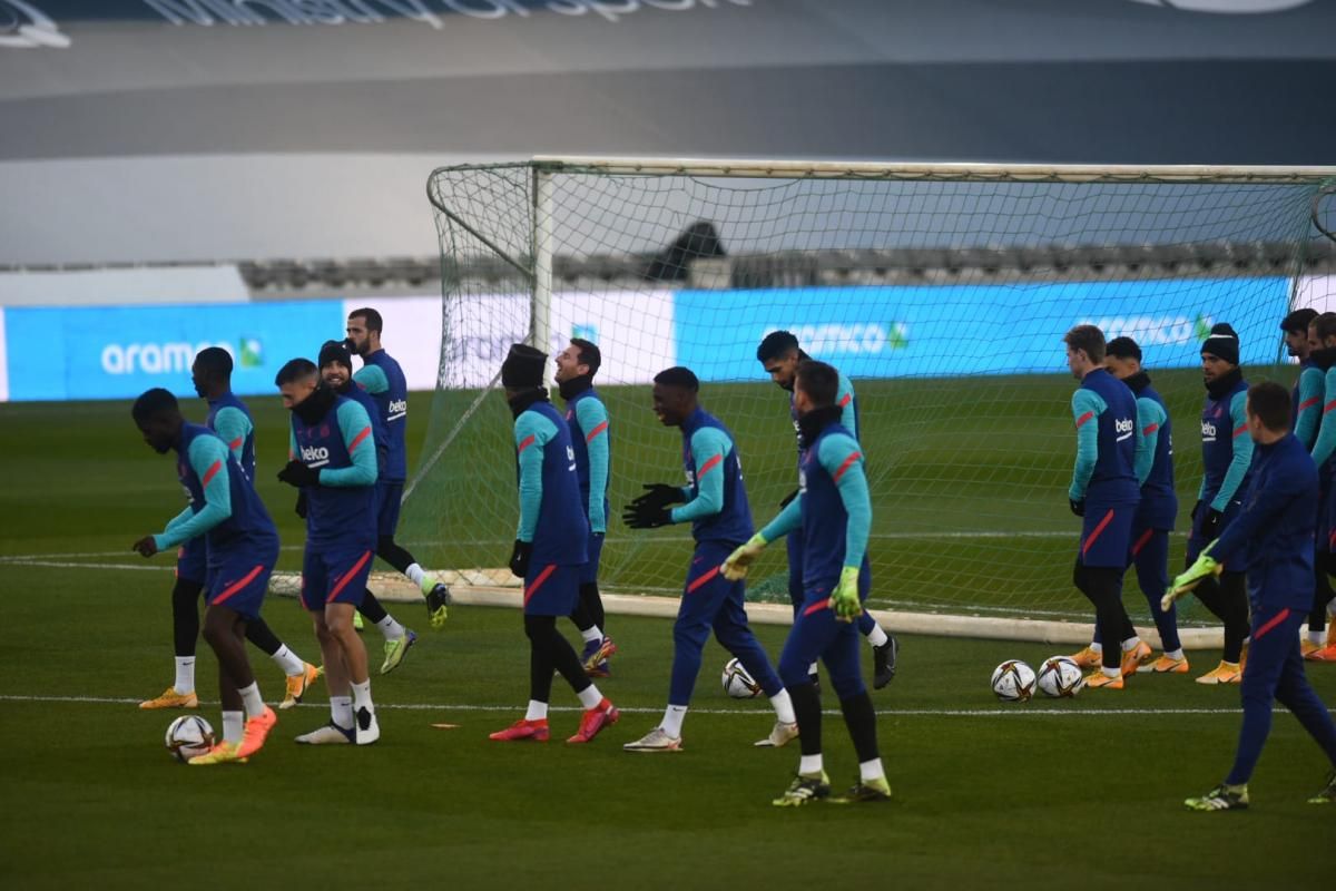 Entrenamiento del FC Barcelona en el estadio de El Arcángel