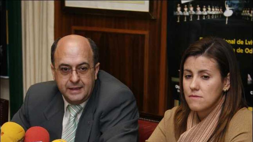 Feliciano Ferrero y Mar Eleno, durante la presentación del concierto