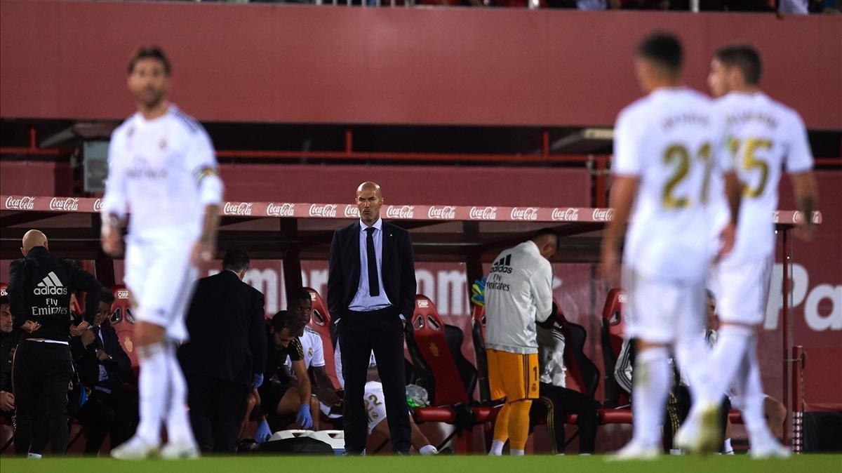 marcosl50484076 mallorca  spain   october 19  head coach zinedine zidane of 191020180613