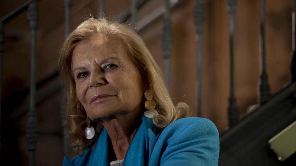 Carme Riera: "Hay pocas mujeres, especialmente en la cúspide. Estoy segura de que la RAE cambiará"