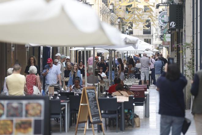 El recorte de terrazas en el Casco Antiguo de Alicante deja fuera a más de 70 locales