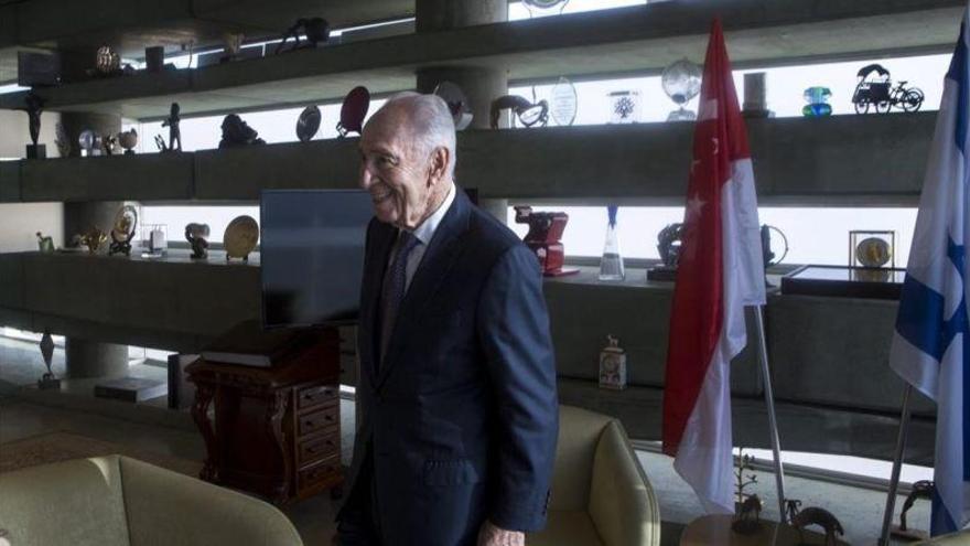 Simon Peres ingresado en un hospital de Tel Aviv tras sufrir un accidente cerebrobascular