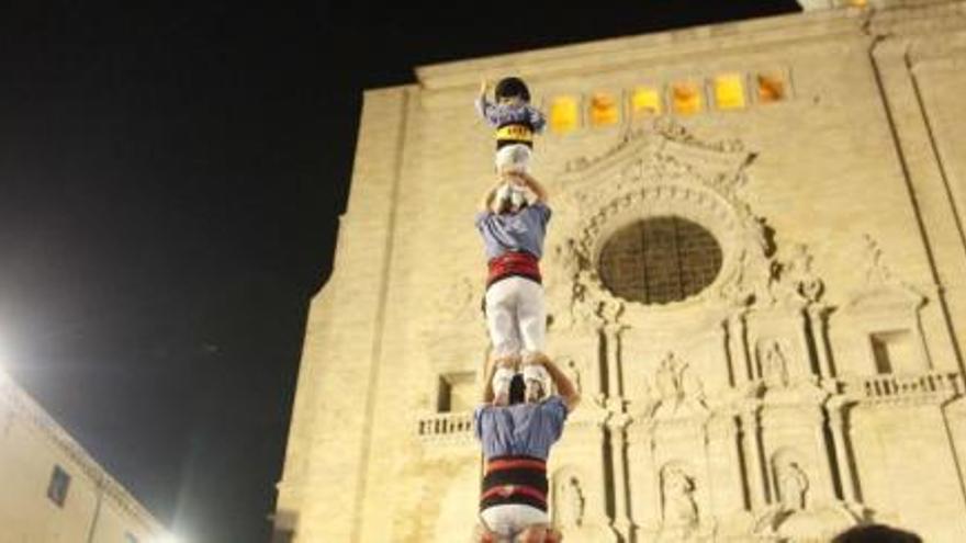 Els castellers escalfen motors per la diada d&#039;aquest matí