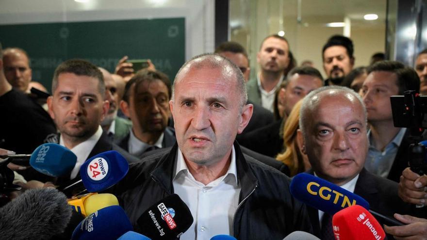 La UE acoge con cautela la victoria en Bulgaria de un nuevo líder prorruso tras la derrota de Orbán en Hungría