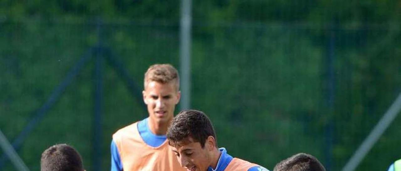 Miki y Ramón, entrenando con el primer equipo. // G. Santos