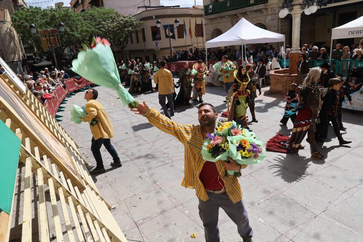 Así ha sido la ofrenda floral al patrón del municipio en San Vicente del Raspeig