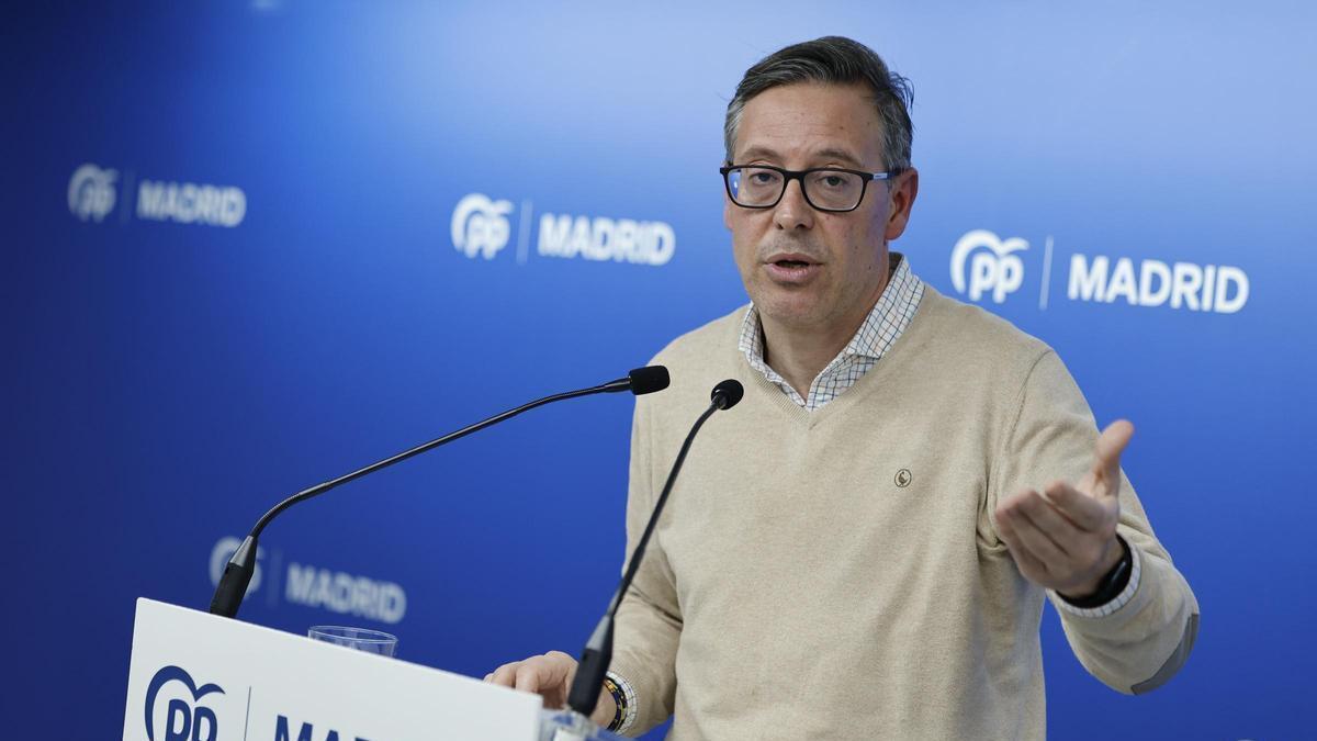 El PP acusa a la izquierda de tapar "la ponzoña" del Gobierno con el caso de Móstoles