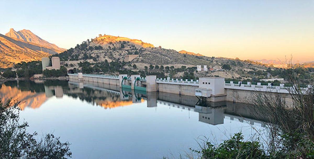 Panorámica actual del Embalse Amadorio.