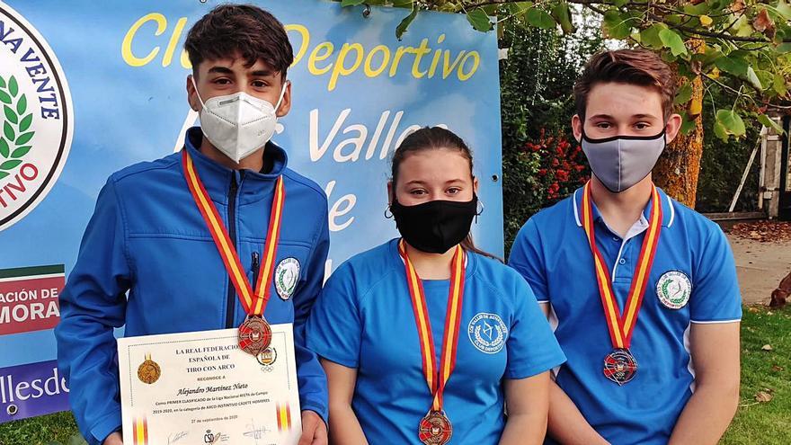 Los Valles de Benavente cierra la campaña con tres medallas en el Nacional