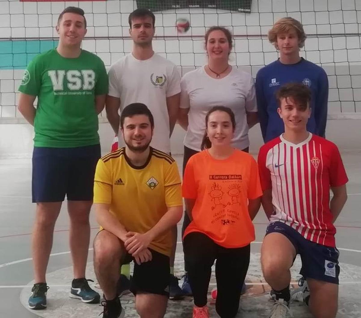 El equipo de Historia, líder de la liga de voleibol