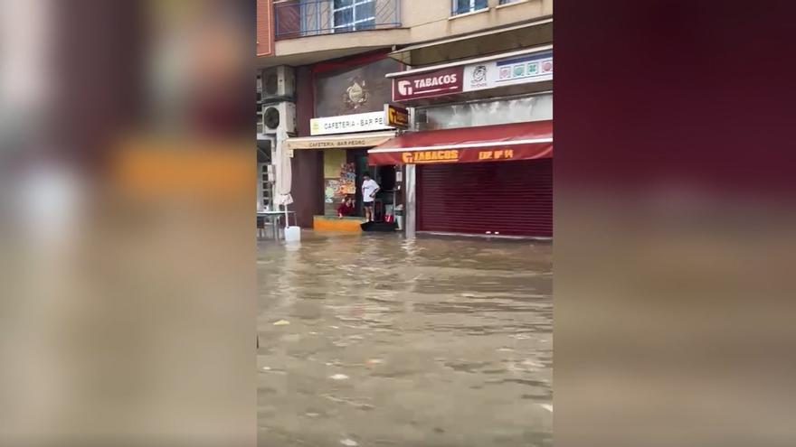 VÍDEO | Avenida María Auxiliadora de Badajoz, inundada