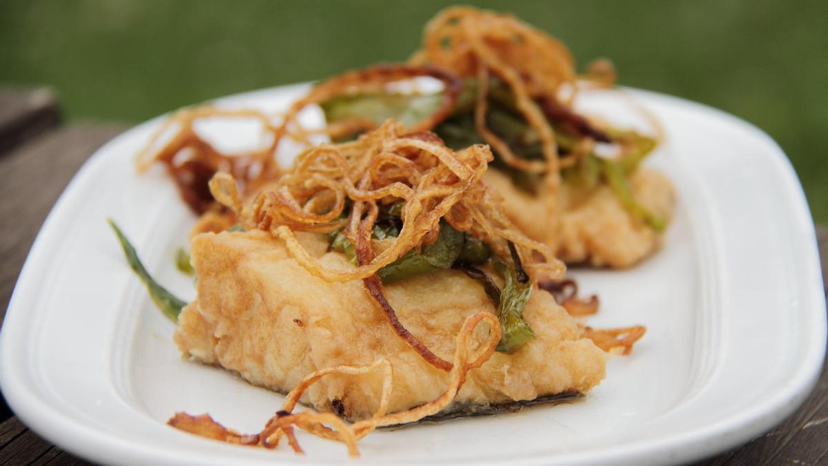 Un plato de bacalao.