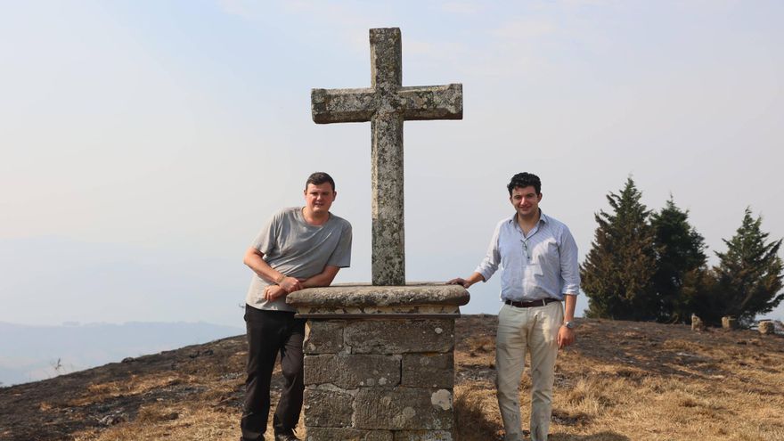 El párroco que salvó el santuario asturiano de El Acebo, rodeado por el fuego: &quot;Me tocó sudar, pero no dudé&quot;