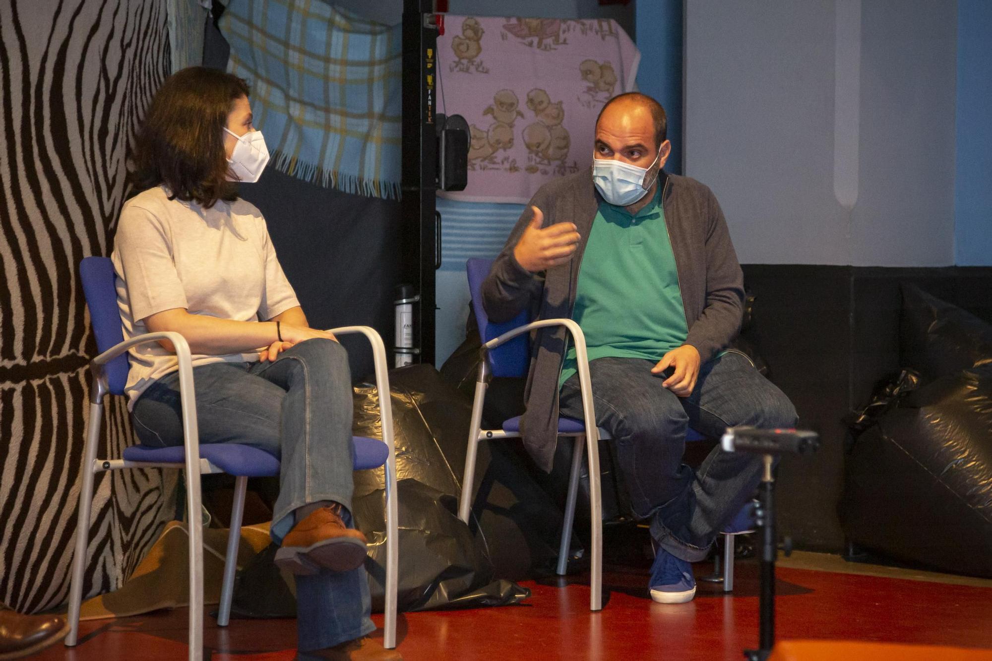 Mesa redonda 'Islas Jaula' en la Sala Insular de Teatro