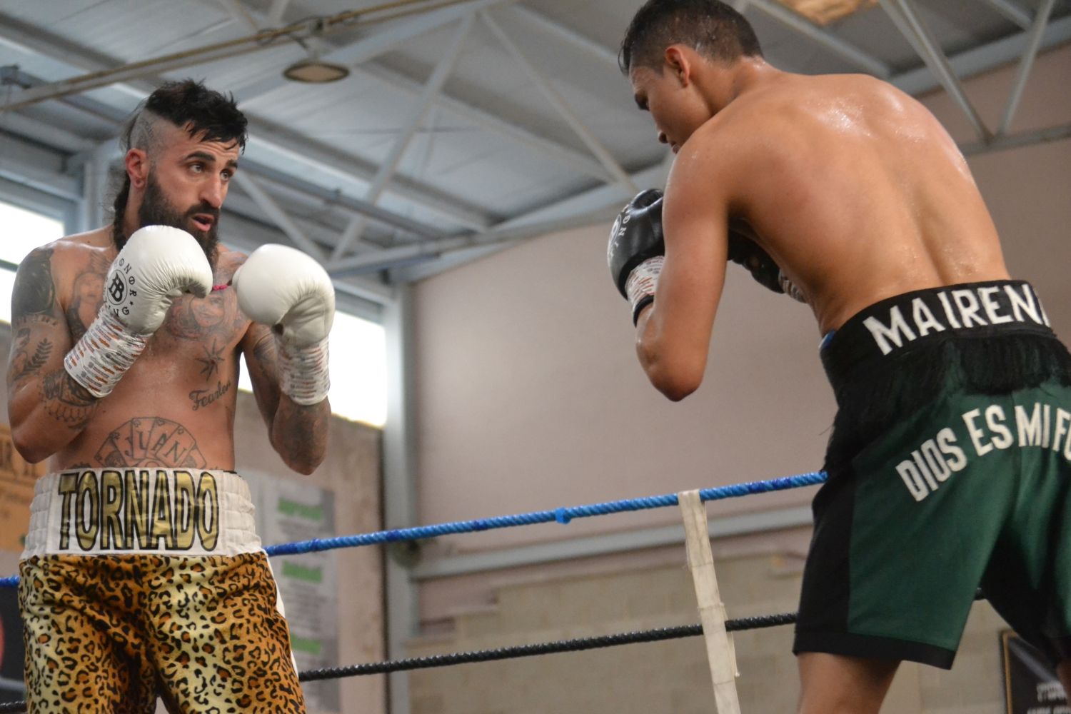 Farah el Bouari brilla en la velada de boxeo en el polideportivo de s’Arenal