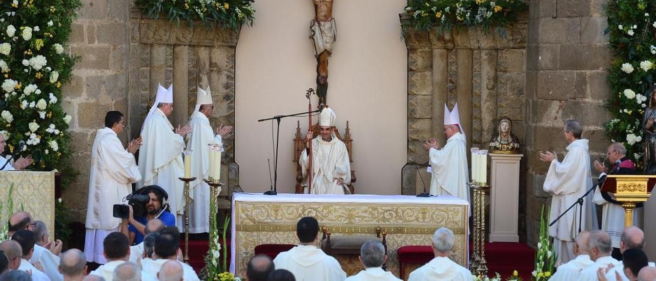 Las imágenes de la ordenación episcopal del nuevo obispo de Plasencia