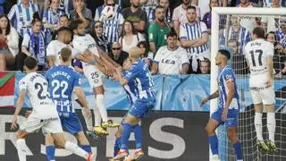 El Alavés apaga al Girona en el último suspiro y le hace un 'favor' al Barça