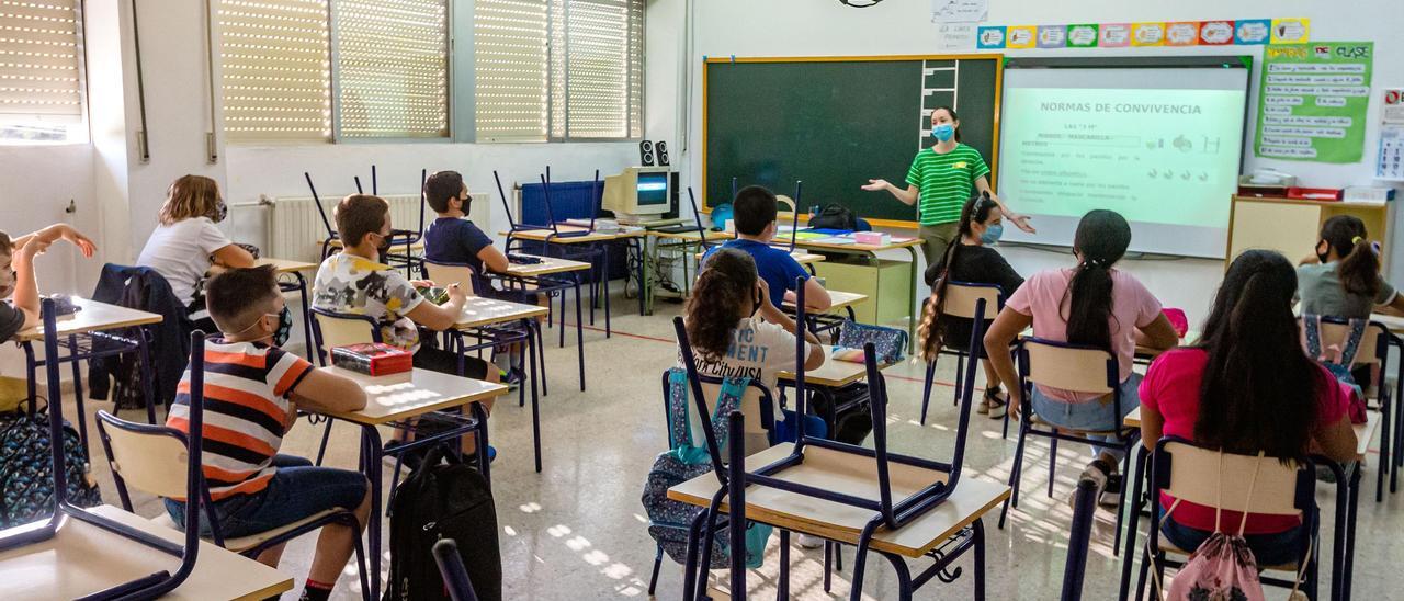 Aula en un colegio de la provincia