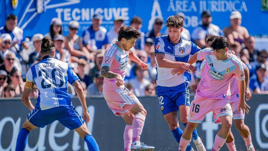 El Oviedo pierde su esencia en su partido más negro: el bisturí de la derrota en Sabadell