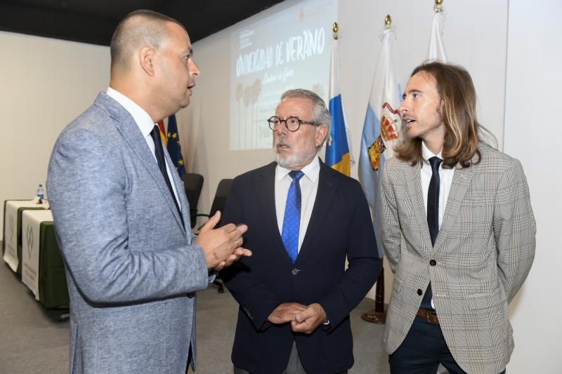 GENTE Y CULTURA 20-06-2018   LAS PALMAS DE GRAN CANARIA.  Inauguración Universidad de Verano Ciudad de Guía, en la foto y de izquierda a derecha:  Pedro Rodriguez Pérez, Alcalde de Santa Maria de Guia, Pedro Rodríguez Rodriíguez, Presidente Universidad Fernando Pessoa Canarias y Antonio Rodríguez Perez, REctor Universidad FErnando Pessoa.   FOTOS: JUAN CASTRO  | 20/06/2018 | Fotógrafo: Juan Carlos Castro