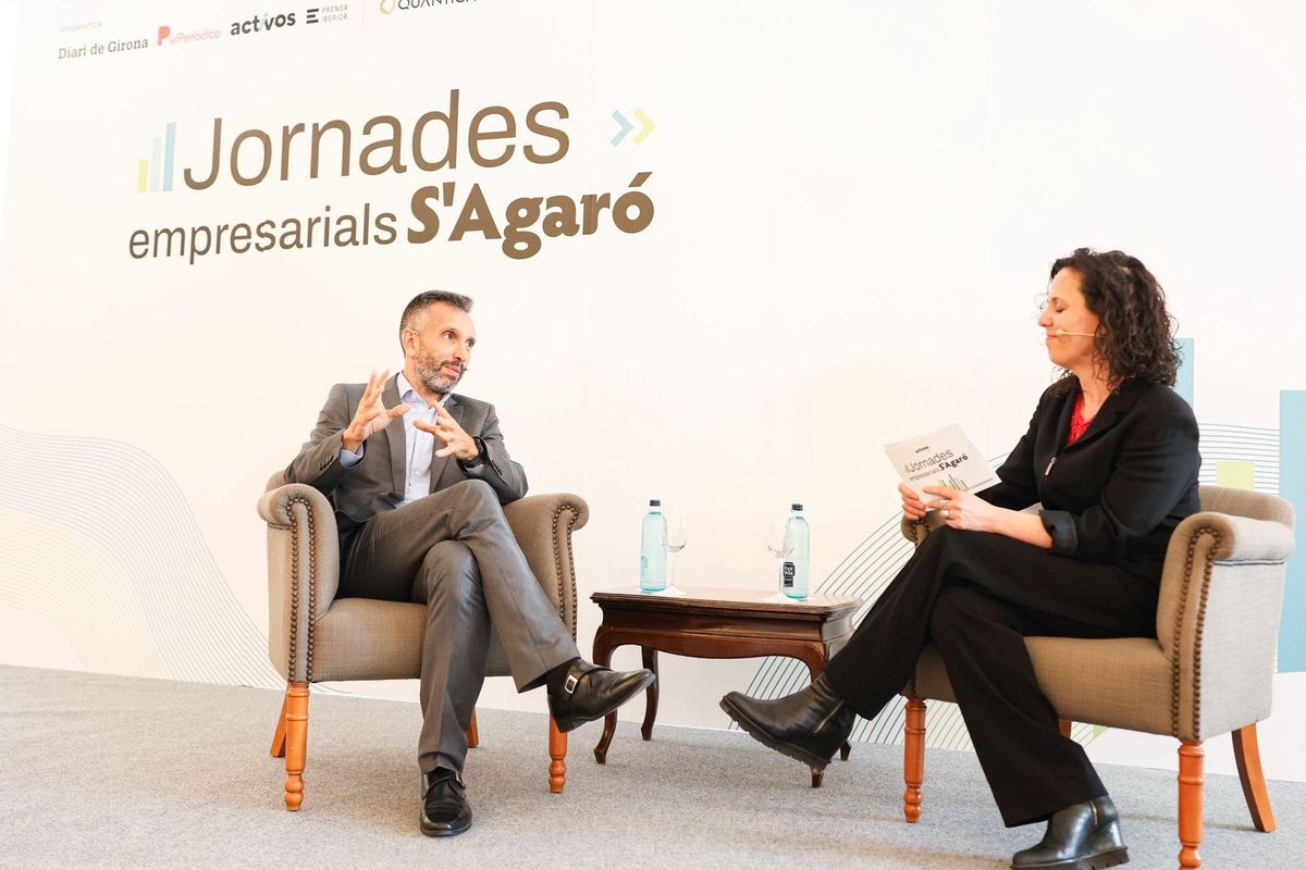 Seri Fuster, CEO de Codorníu, junto a Natalia Río, jefa de economía de EL PERIÓDICO