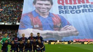 Homenaje a Quini en el Camp Nou.