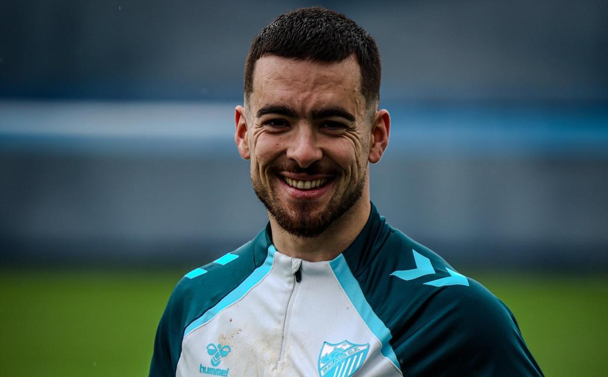 Ramón Enríquez vuelve a entrenar con el grupo.