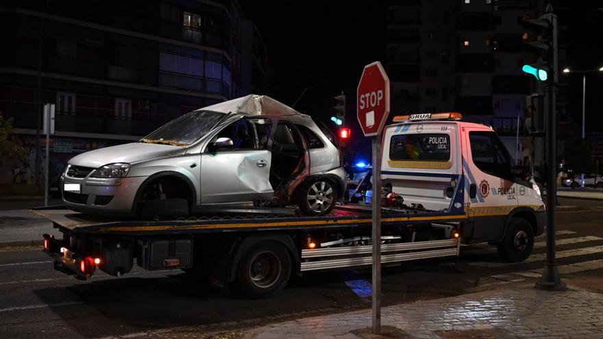 En la UCI las dos jóvenes heridas en un accidente en la avenida Entrepuentes de Badajoz