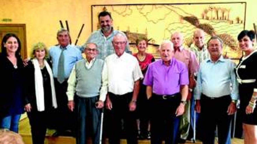 Los pensionistas de Coria celebran una convivencia con actos lúdicos y religiosos