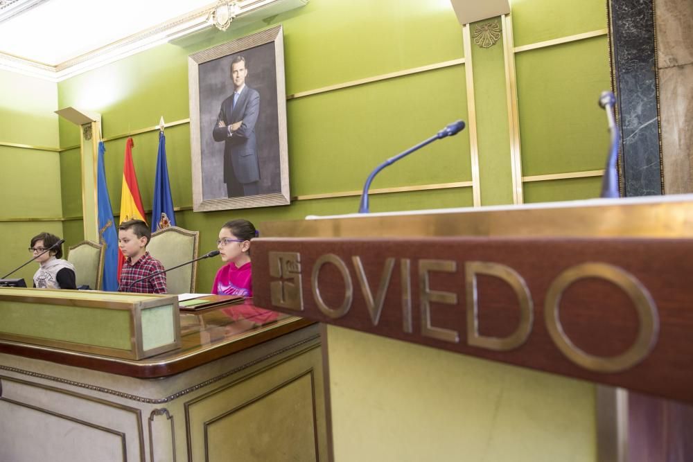 Pleno infantil en el Ayuntamiento de Oviedo