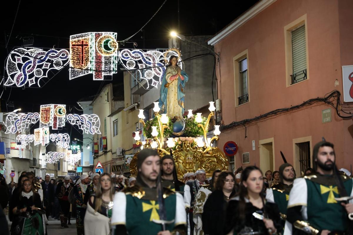 La Solemne Procesión de La Purísima por las calles de Monforte del Cid.