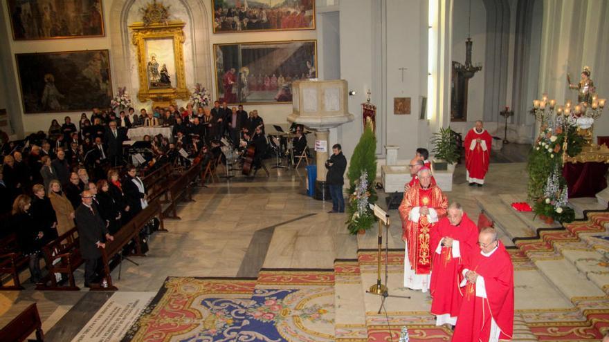 La  iglesia de San Mauro acogió ayer la misa en honor al patrón.