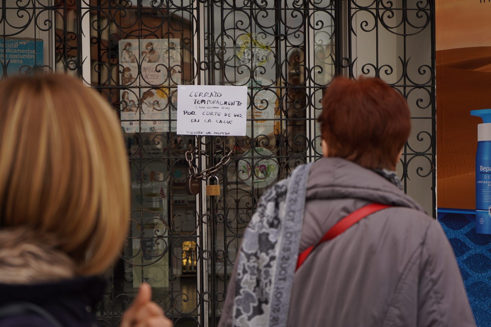 GALERÍA | Cortes de luz en la plaza de Alemania afectan a comercios de Zamora