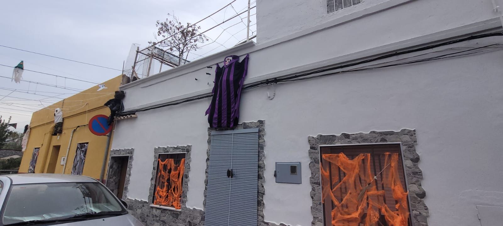 Así han decorado sus casas los vecinos del Grupo Lourdes de Castelló por Halloween