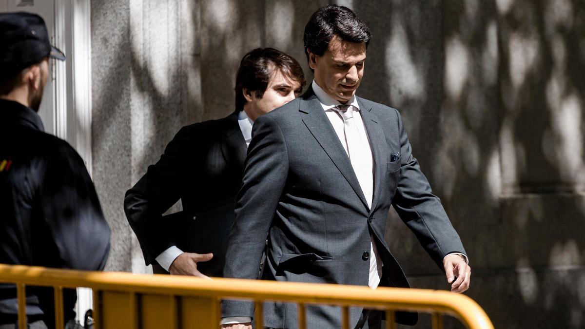 El novio de la presidenta de la Comunidad de Madrid, Alberto González Amador, a su salida del Tribunal Supremo (TS), a 23 de mayo de 2025, en Madrid (España)